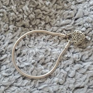 NWOT Pandora regal heart locket bracelet